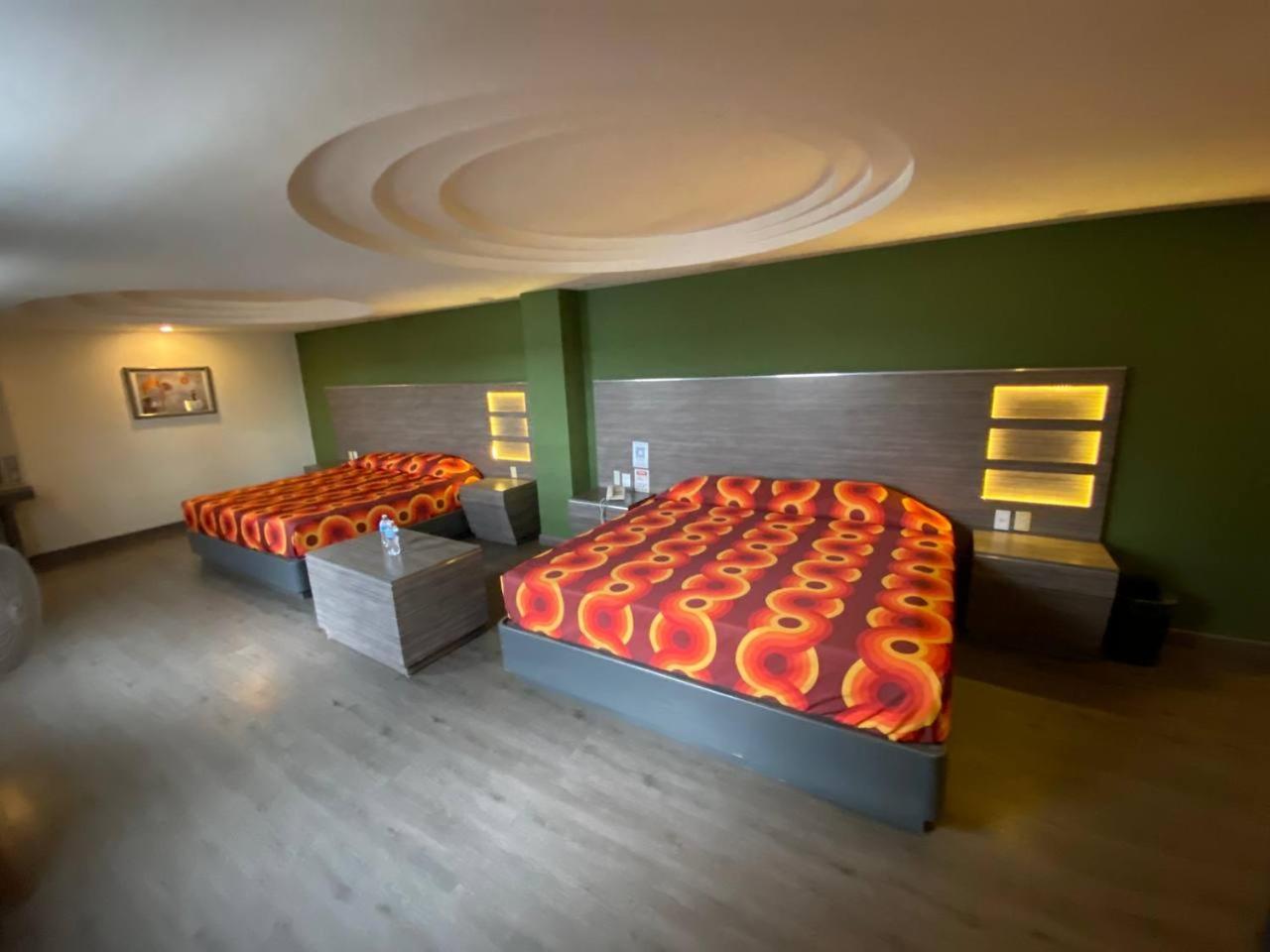 Hotel Y Villas Gran Via メキシコシティ エクステリア 写真