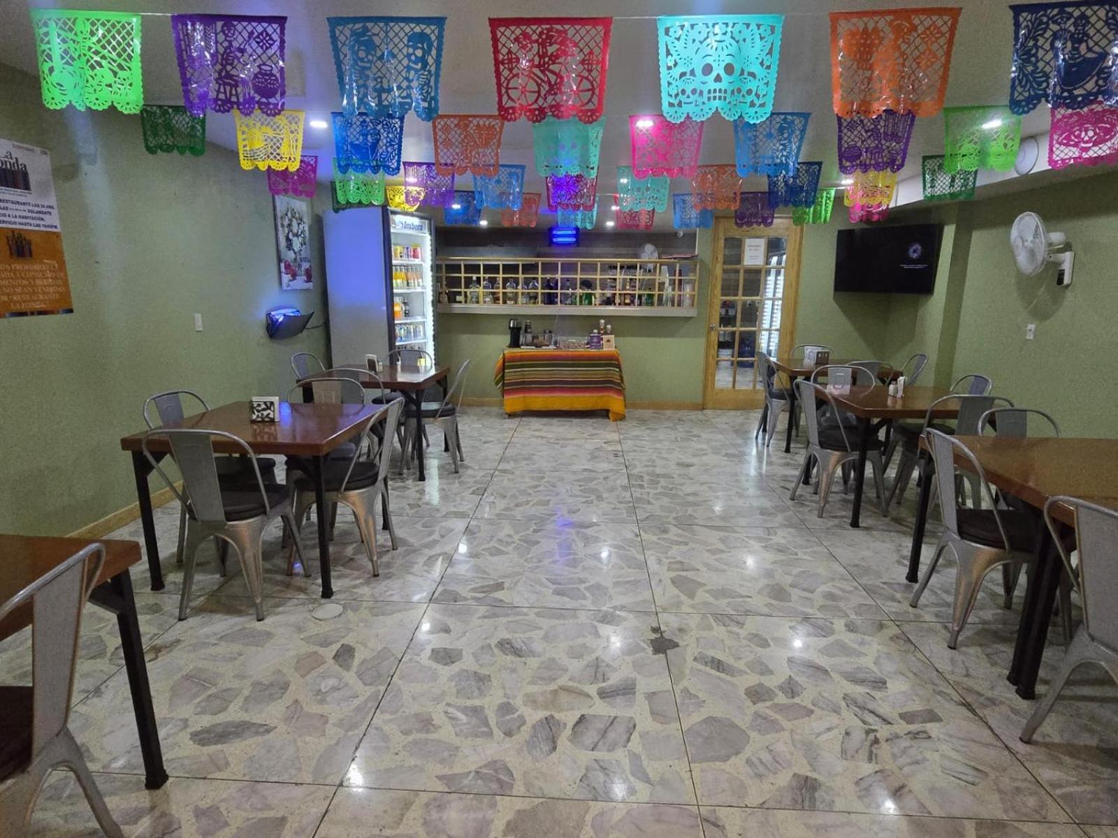 Hotel Y Villas Gran Via メキシコシティ エクステリア 写真