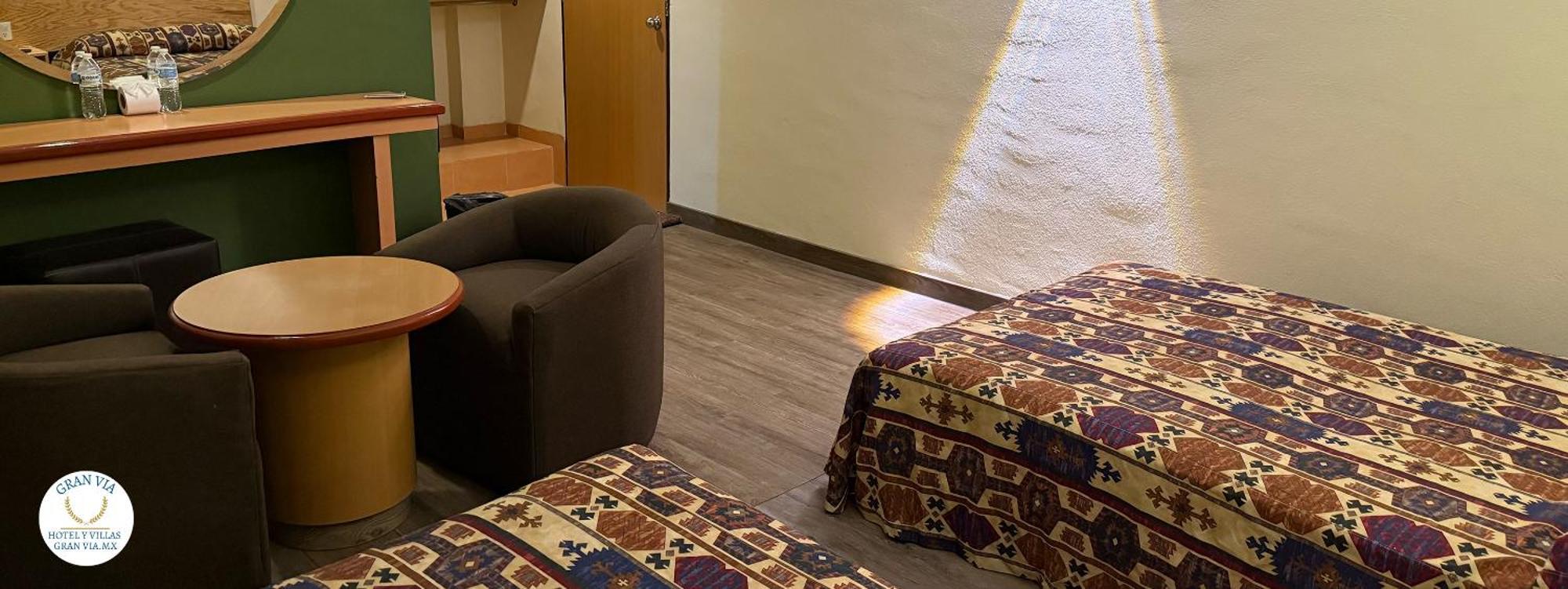 Hotel Y Villas Gran Via メキシコシティ エクステリア 写真
