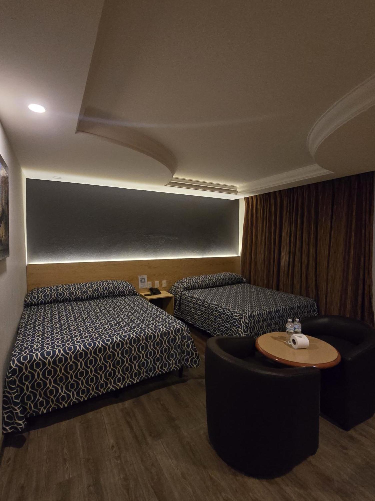 Hotel Y Villas Gran Via メキシコシティ エクステリア 写真