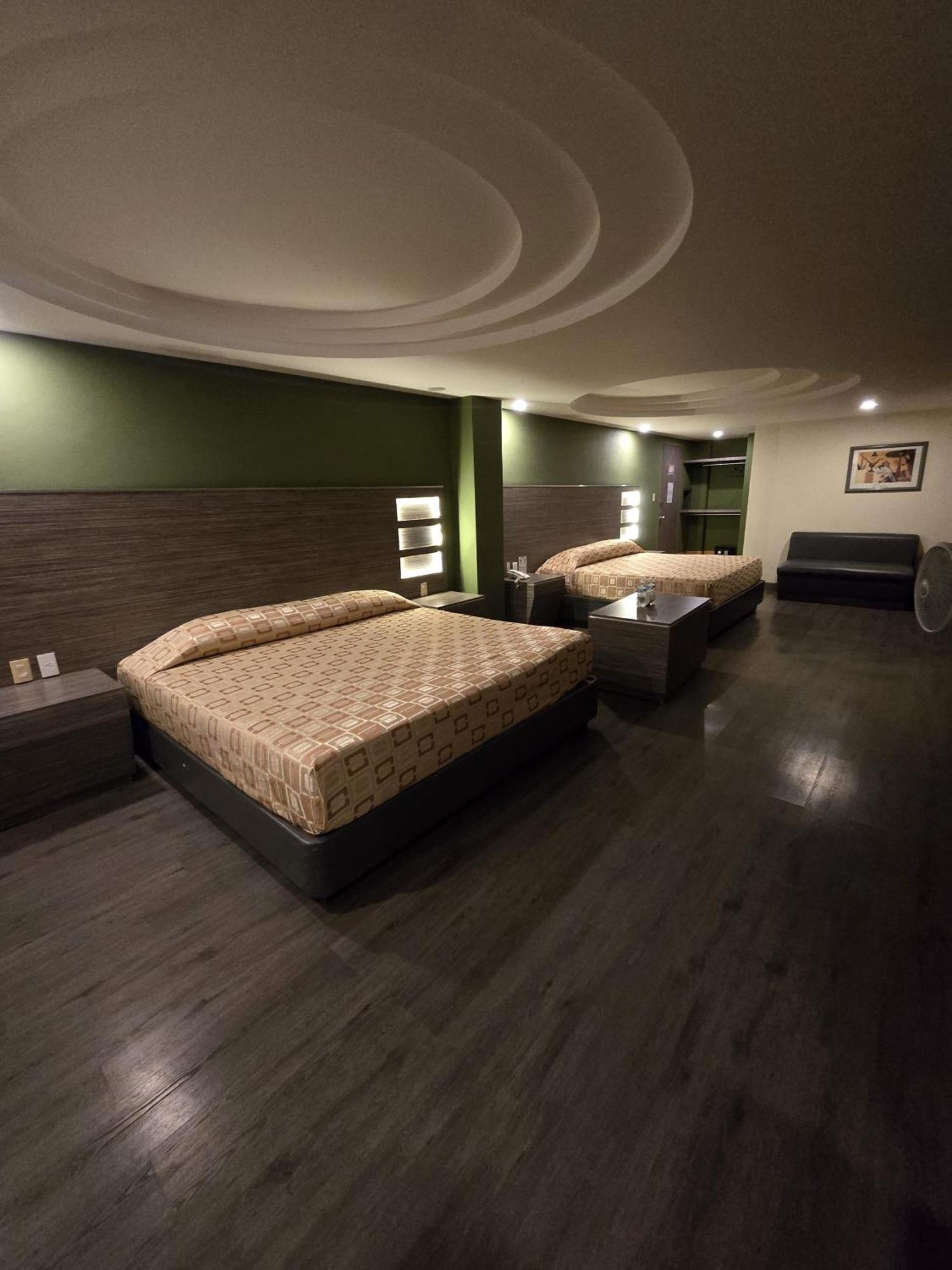 Hotel Y Villas Gran Via メキシコシティ エクステリア 写真