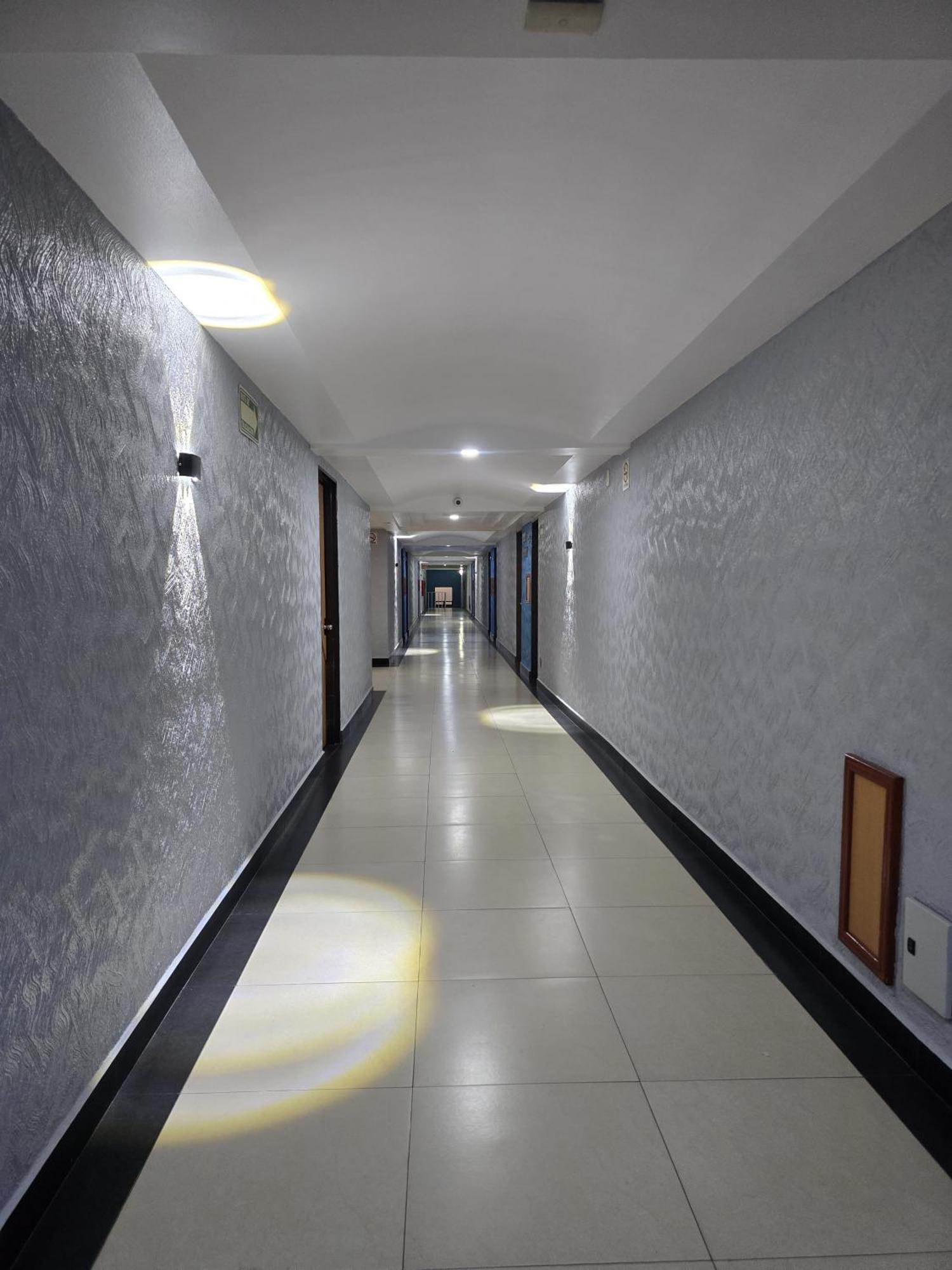 Hotel Y Villas Gran Via メキシコシティ エクステリア 写真