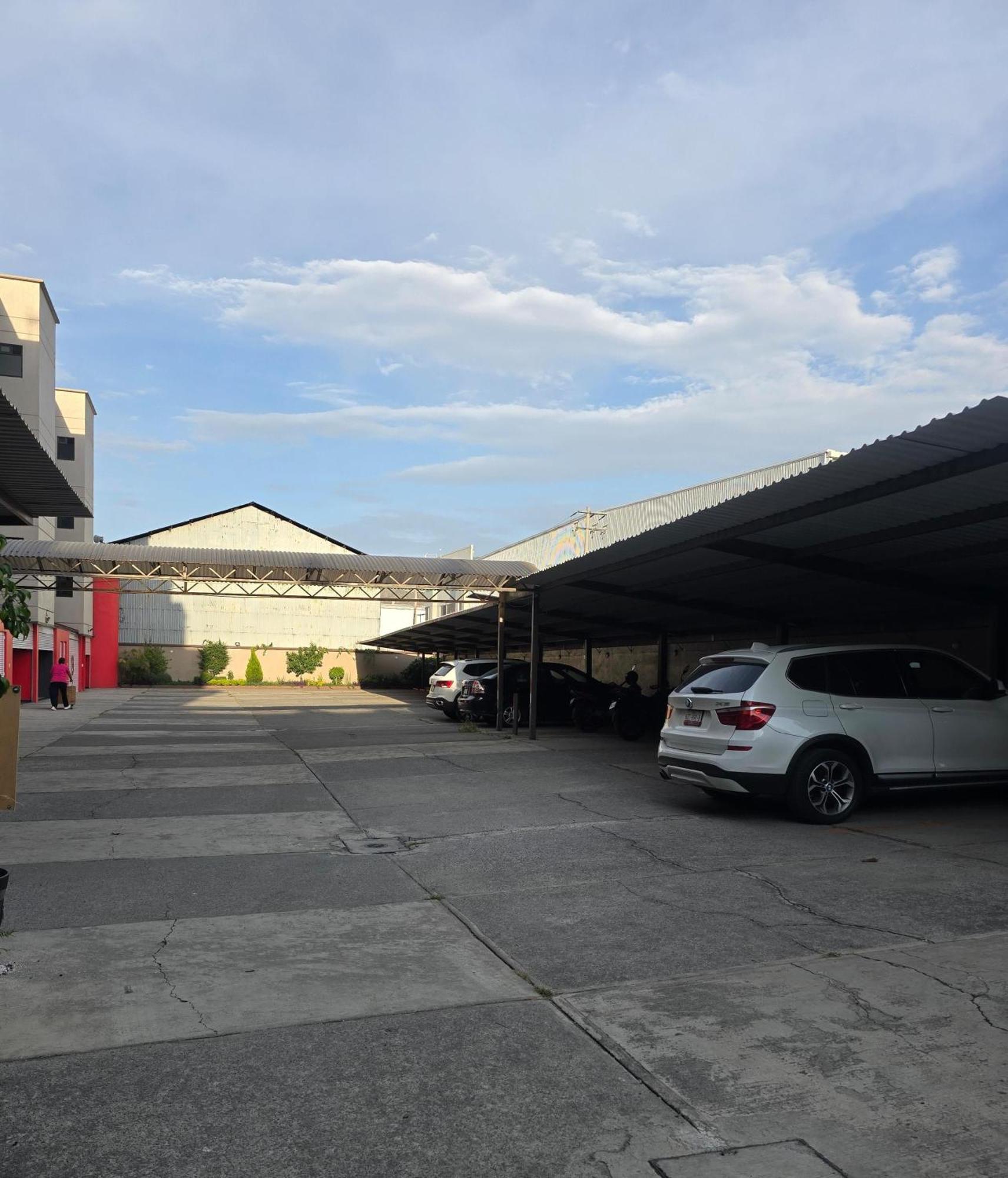 Hotel Y Villas Gran Via メキシコシティ エクステリア 写真